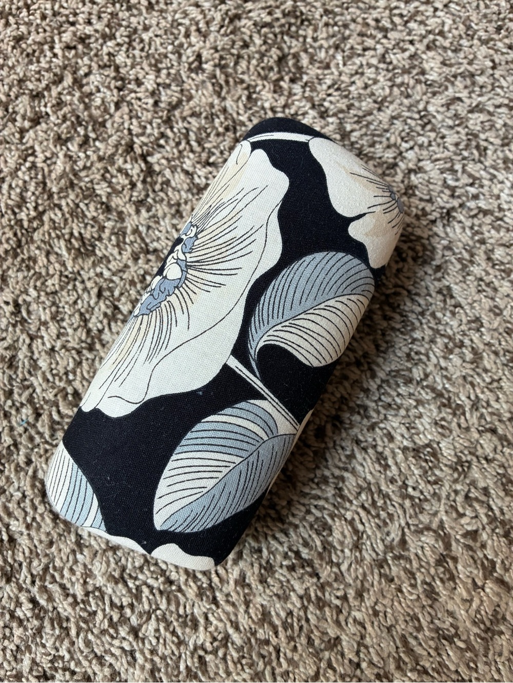 Vera Bradley Black Cream Floral Glasses Case